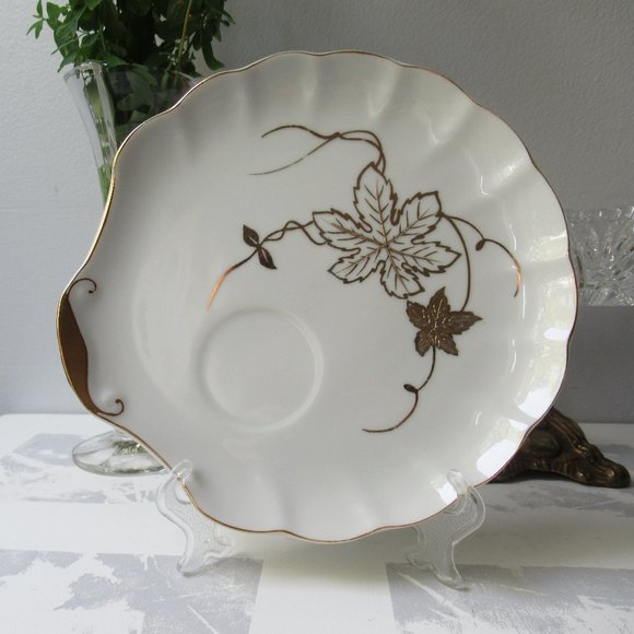 Fine Porcelain Saucer "Golden Grape Leaf", Japan - Picture 2 of 10